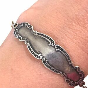 Signed 925 Sterling silver bracelet with maker's mark 'Foree'